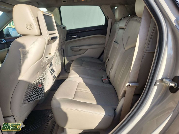 2010-cadillac-srx-image-26