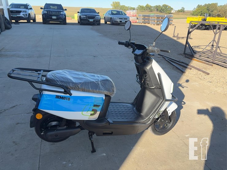 2026-sdlanch-irmoto-two-wheeled-electic-scooter-11048-image-6