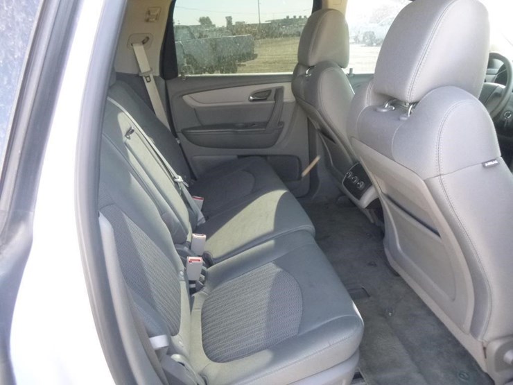2017-chevrolet-traverse-image-19