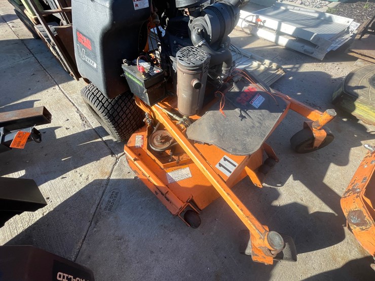#1800-•-scag-v-ride-stand-on-zero-turn-lawn-mower-image-12