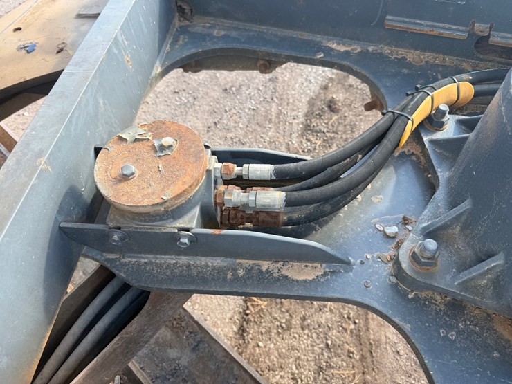 deere-672d-image-43