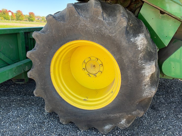 1981-john-deere-7720-image-45