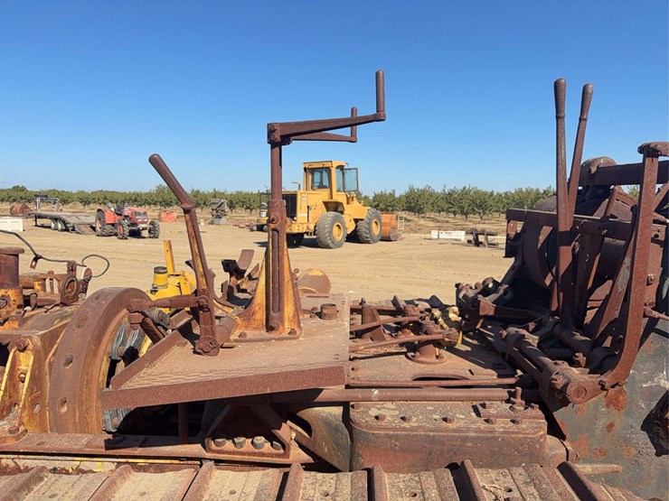 caterpillar-65-image-26