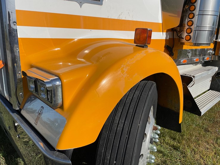 2001-kenworth-w900l-image-12