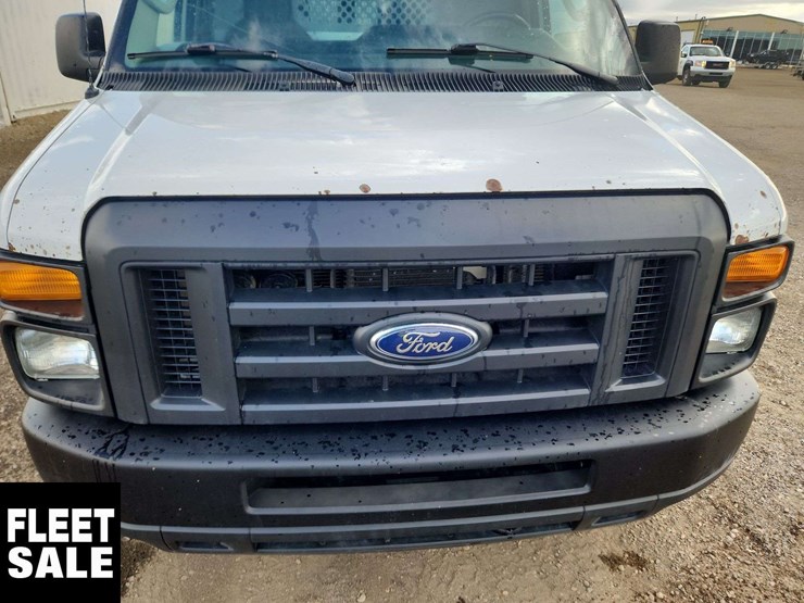 2014-ford-cargo-image-6