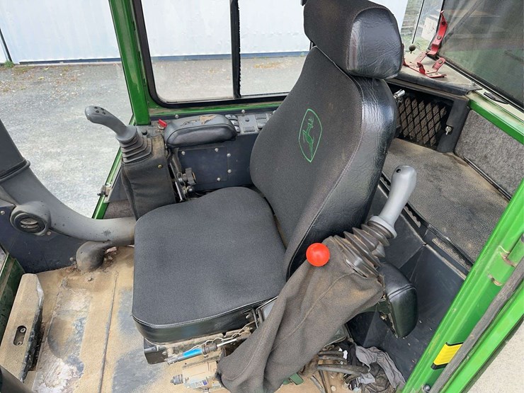 2006-sterling-lt9500-image-37