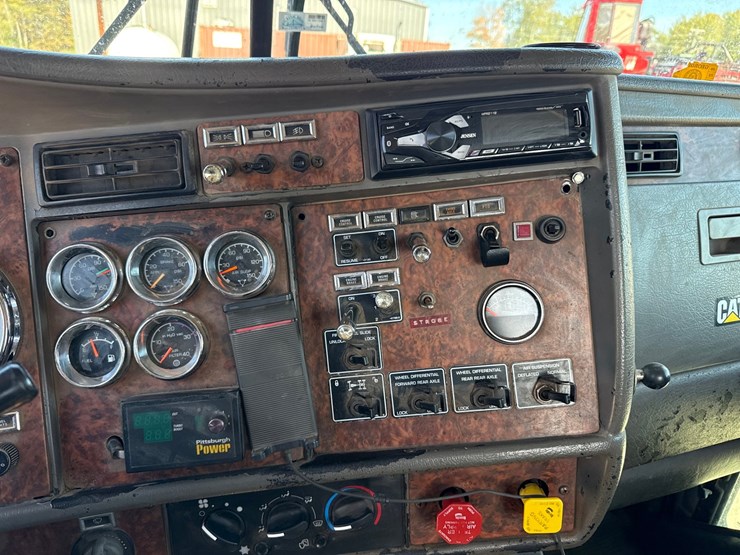 2005-kenworth-t800-image-58