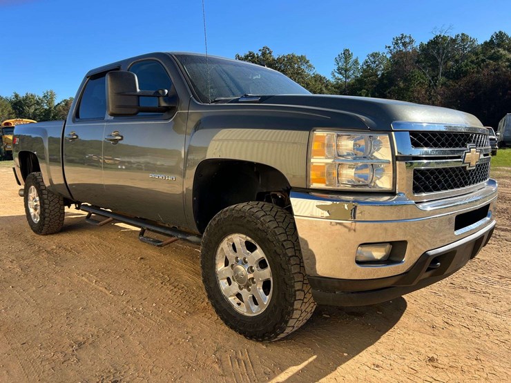 2011-chevrolet-silverado-2500hd-ltz-image-5