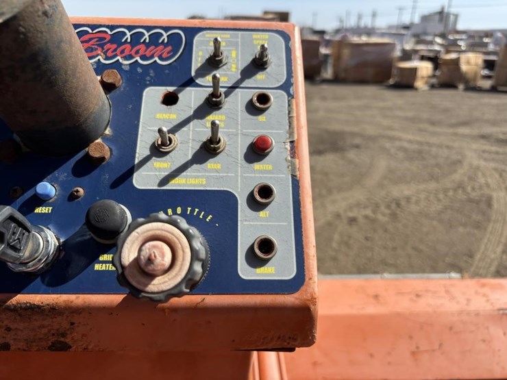 2014-broce-bb250b-image-24