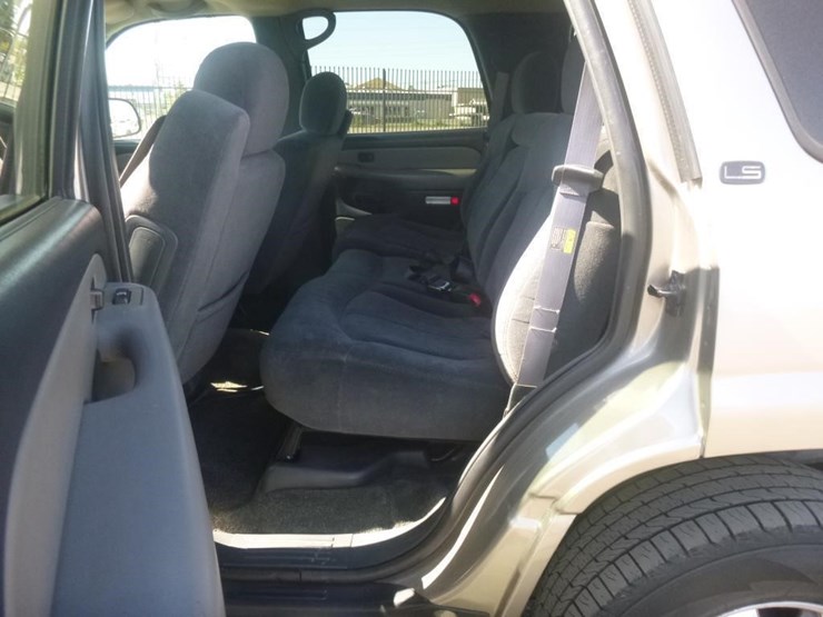 2002-chevrolet-tahoe-image-6