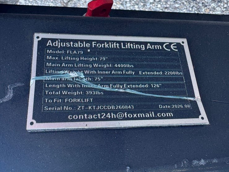 future-adjustable-forklift-lifting-arm-image-2