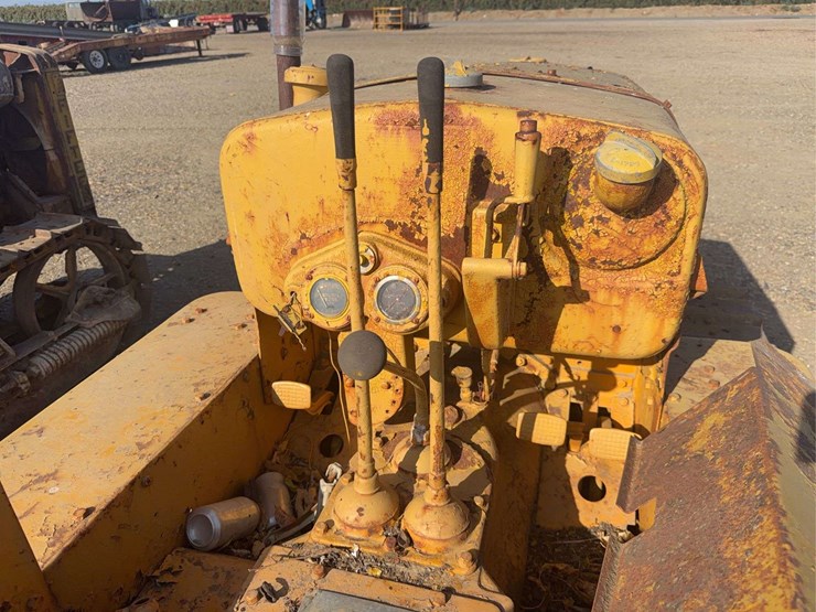 caterpillar-twenty-two-image-26