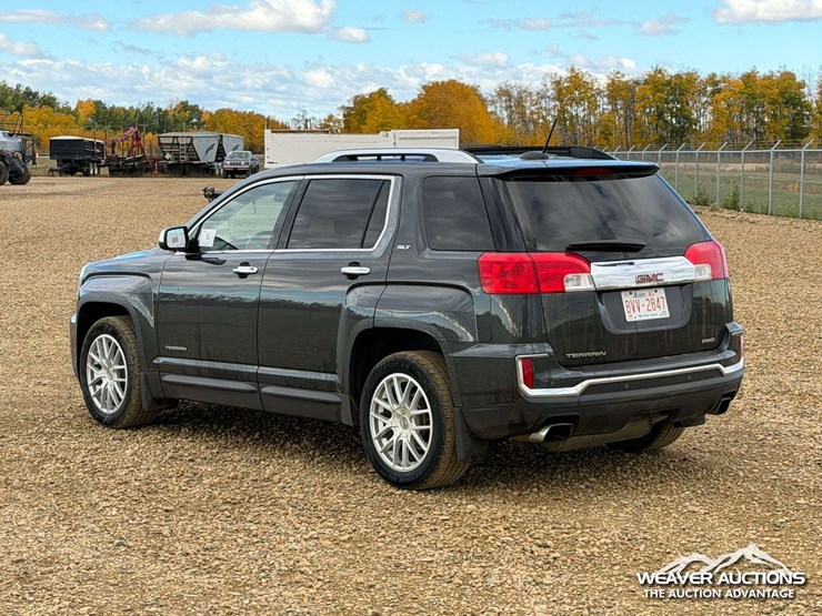 2017-gmc-terrain-slt-image-4