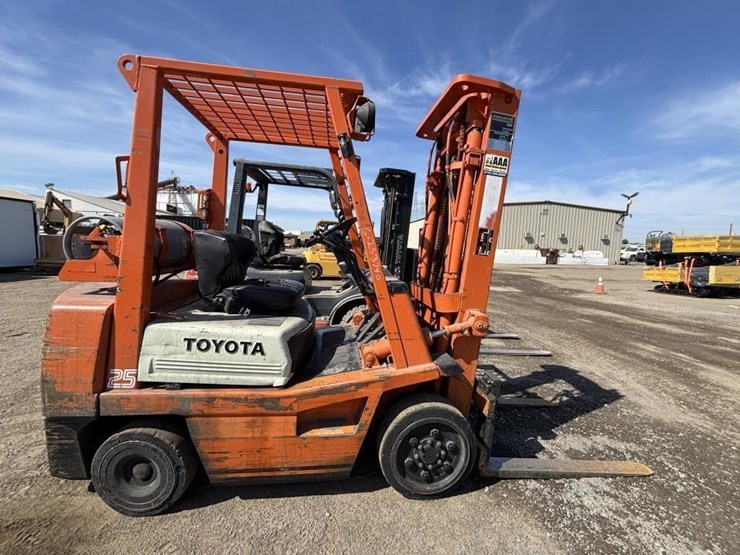 toyota-42-4fg025-forklift-image-6