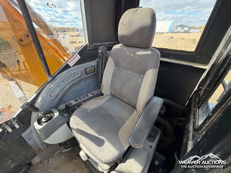 jcb-js220-lc-image-8