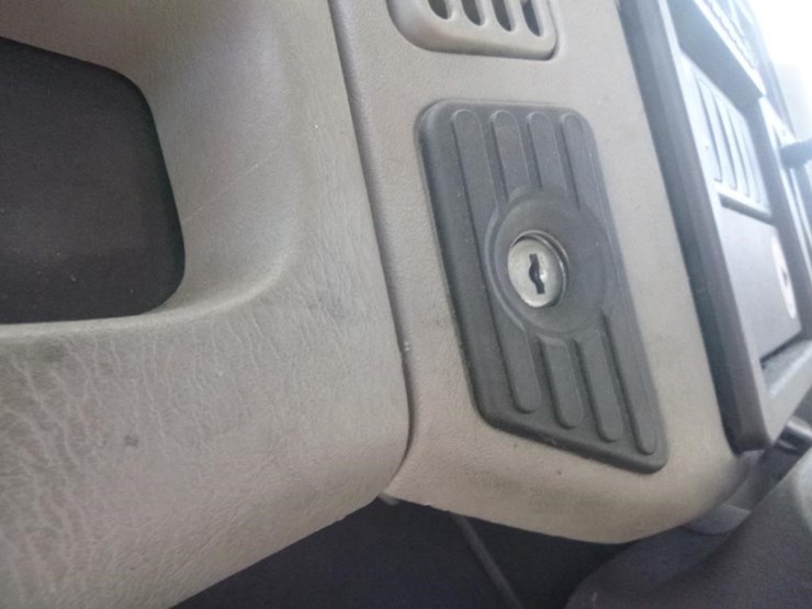 2013-international-durastar-4300-image-14