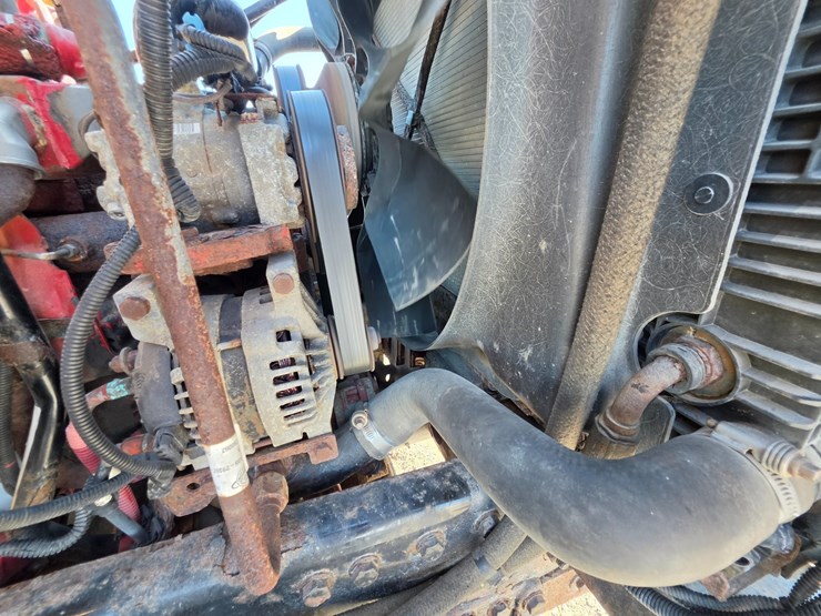 2011-freightliner-m2-106-image-65