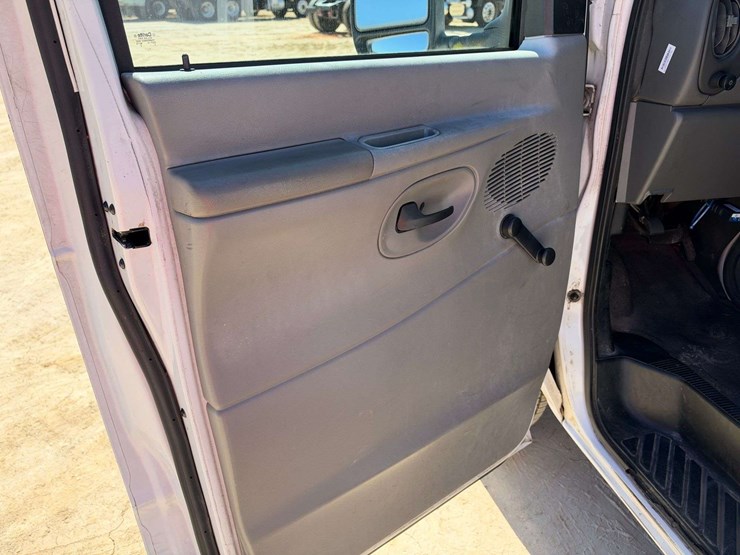 2007-utility-van-image-9