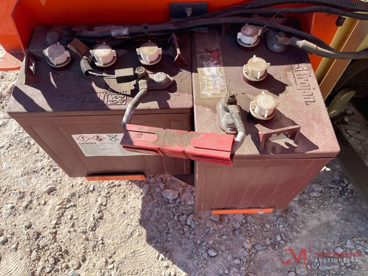 2015-jlg-1230es-image-16