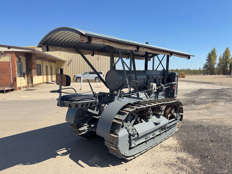 caterpillar-thirty-with-canopy-image-10