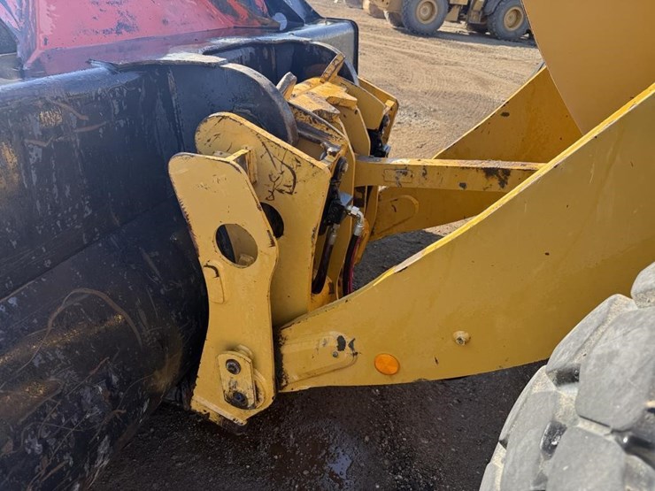 2018-caterpillar-930m-image-10