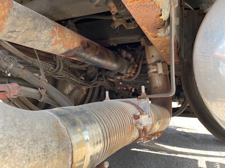 2005-kenworth-t800-image-51