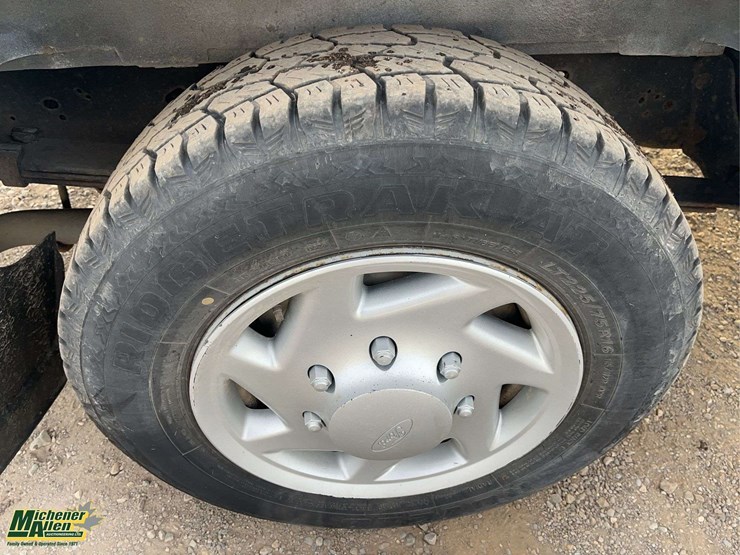 2014-ford-cargo-image-11