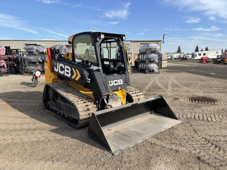 2021-jcb-3ts-8t-image-2