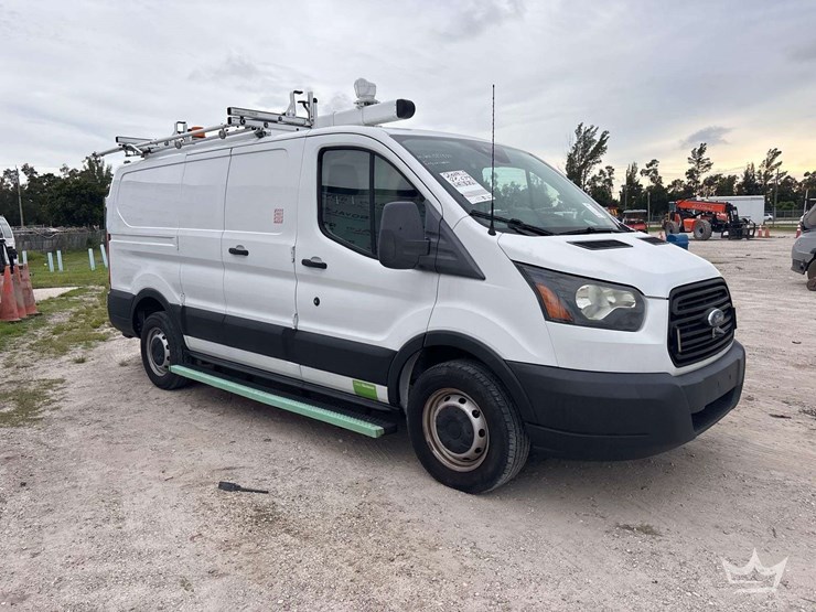 2019-ford-transit-image-2