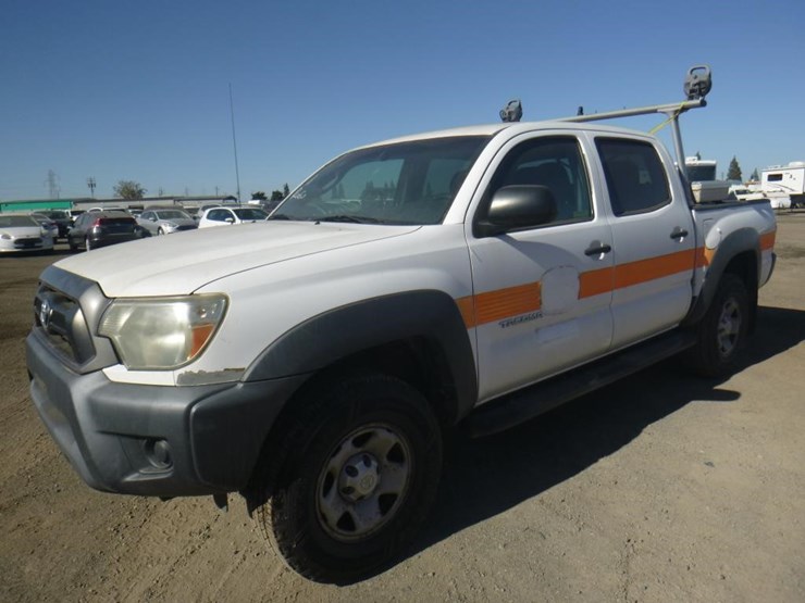 2013-toyota-tacoma-image-2