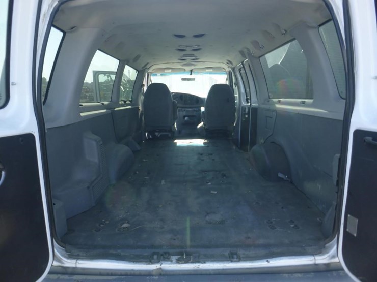2007-ford-econoline-350-image-8