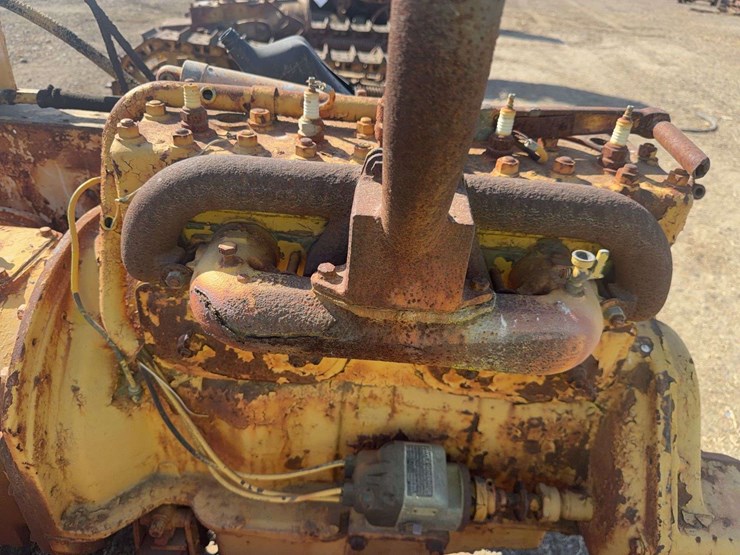 caterpillar-fifteen-image-14