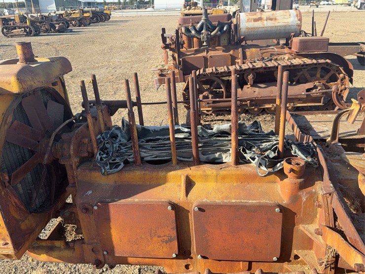 caterpillar-thirty-image-17