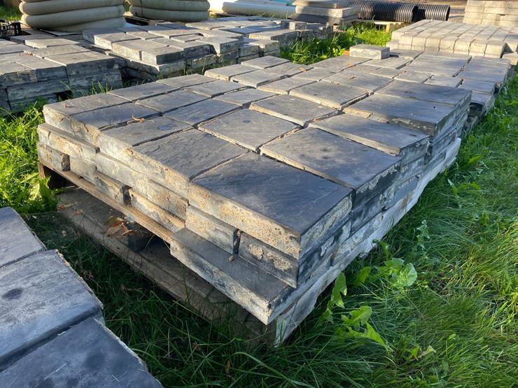 #3179-•-(3)-pallets-of-decorative-pavers-image-7