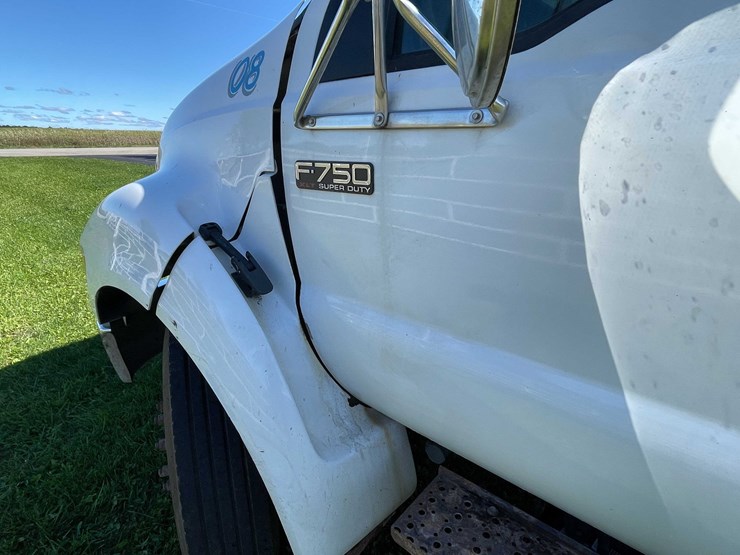 2008-ford-f750-image-13