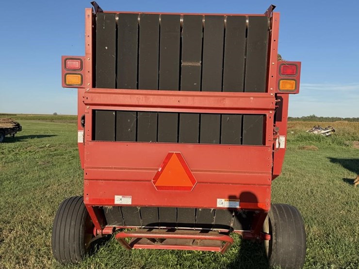 new-holland-br7090-image-5