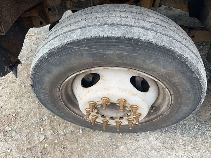 2009-ford-f550-xlt-image-9