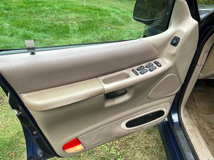 1997-ford-explorer-xlt-image-58