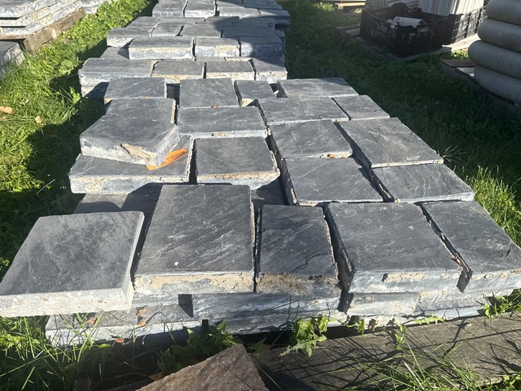#3180-•-(4)-pallets-of-decorative-pavers-image-2