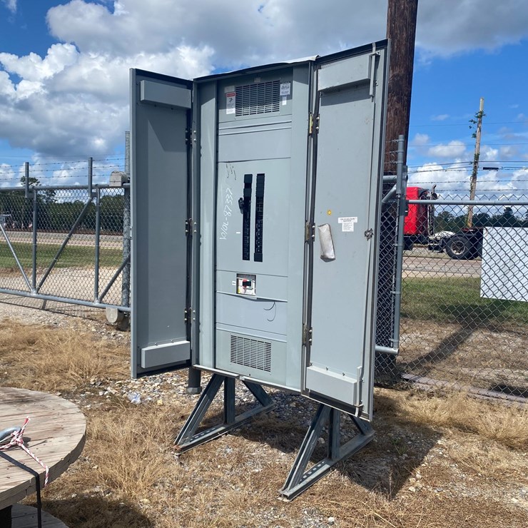 #7504 • FREE STANDING BREAKER PANEL