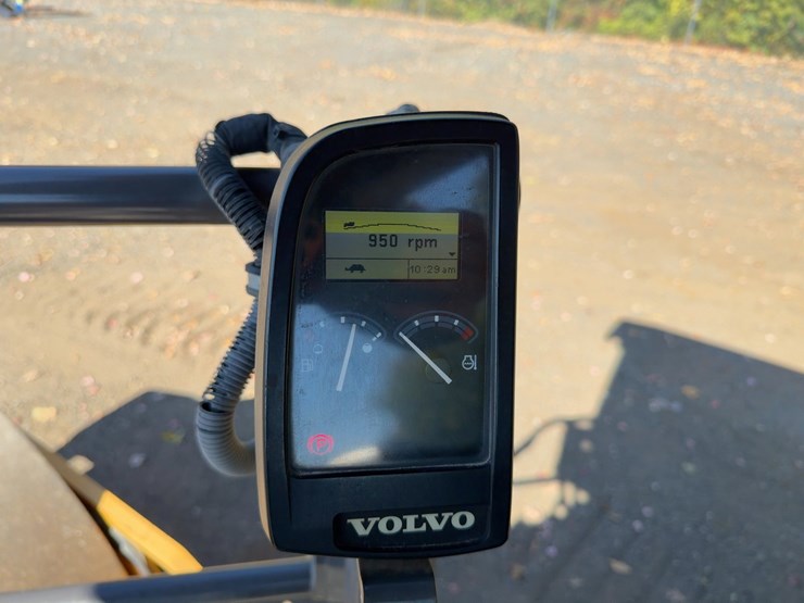 2018-volvo-sd75b-image-23