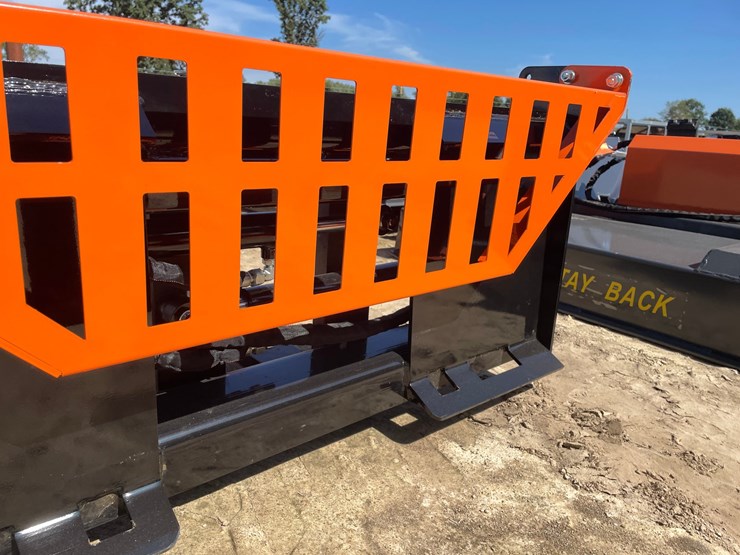 #2000-•-wolverine-skid-steer-pallet-fork-hydraulic-adjustable-attachment-image-11