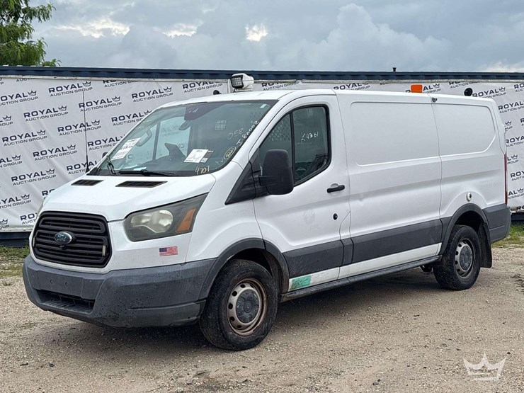2016-ford-transit-image-1
