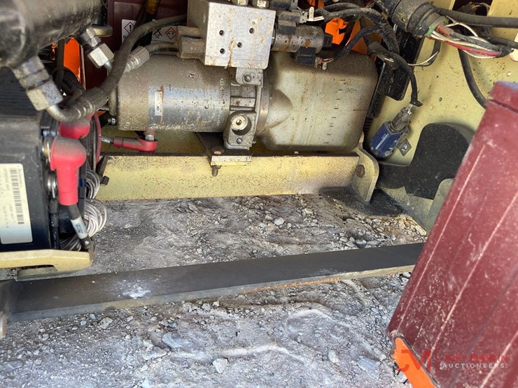 2015-jlg-1230es-image-18