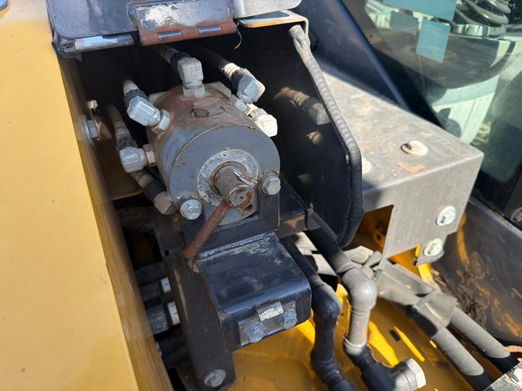 deere-85g-image-65
