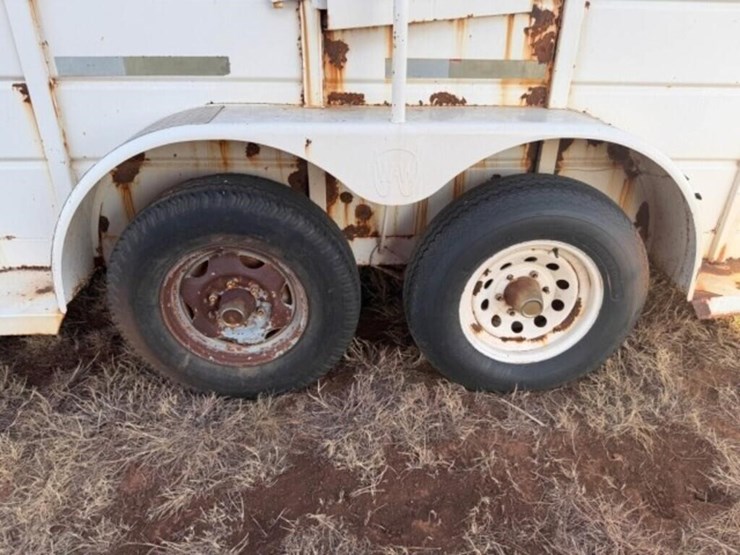2017-w-w-livestock-trailer-image-10