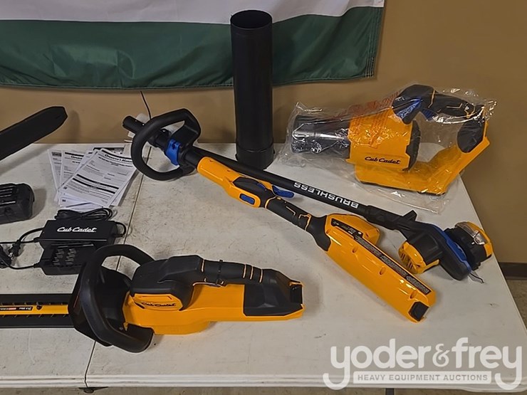 unused-6-pc-cub-cadet-tool-kit-c/w-ht24e-hedge-trimmer,-cs160e-cordless-chainsaw,-lb600e-leaf-blower,-st16e-string-trimmer,-battery-image-10