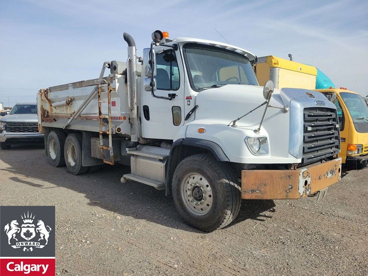 2016-freightliner-114sd-image-4