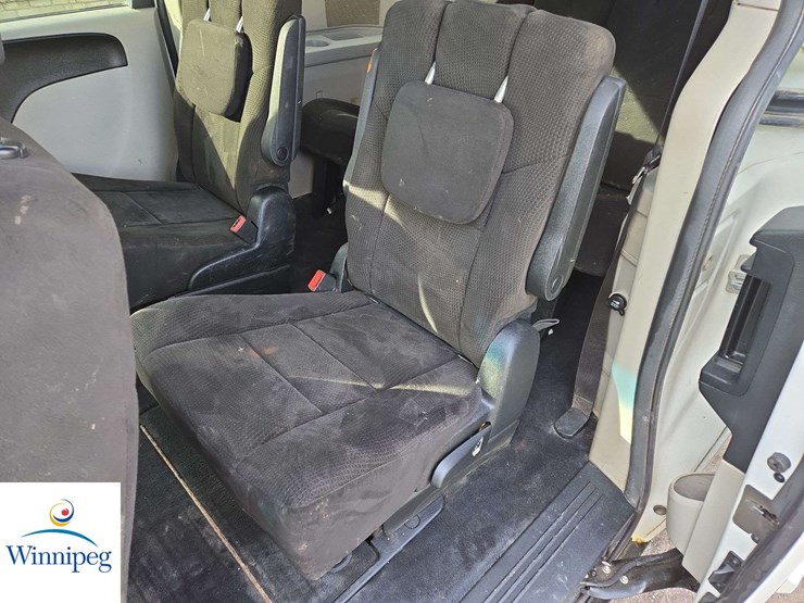 2013-dodge-grand-caravan-se-image-20