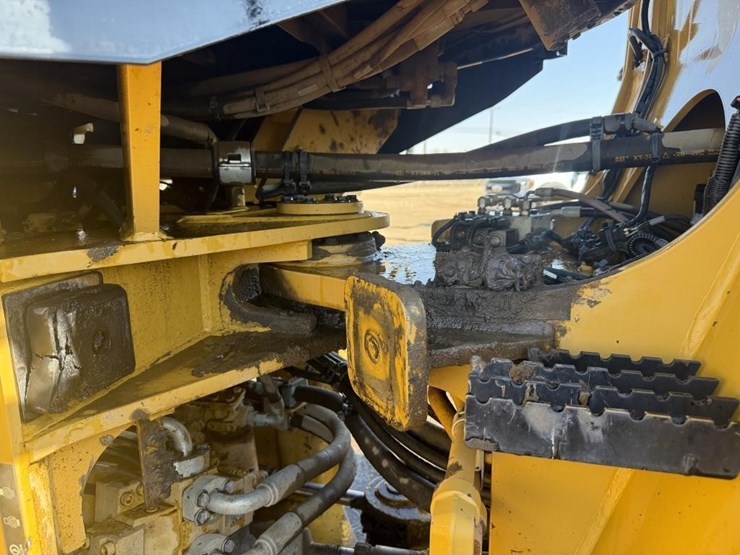 2018-caterpillar-930m-image-21